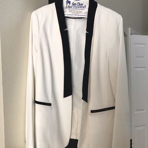 Women’s Worthington White Blazer with Black trim
